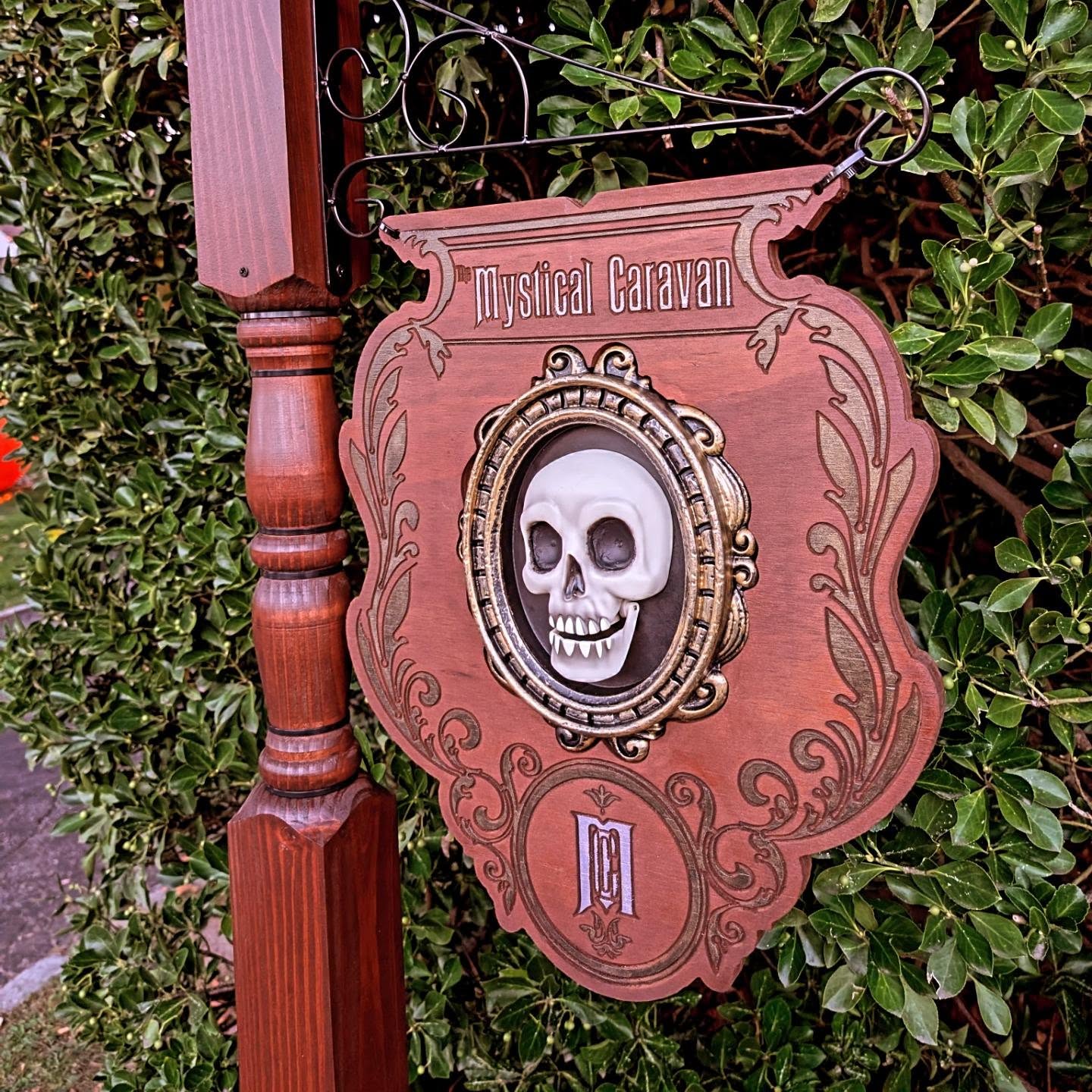 🕯️ A new resident has arrived from the Regions Beyond… and he’s already making himself heard.

Do stop and make his acquaintance on your next visit. He has a few things to get off his chest.
Assuming we can find it.

🕯️ The Mystical Caravan
Relics from Regions Beyond
📍 Massapequa, Long Island
🔮 mysticalcaravan.com

#TheMysticalCaravan #MrMarrow #Massapequa #LongIslandHalloween #HomeHaunt