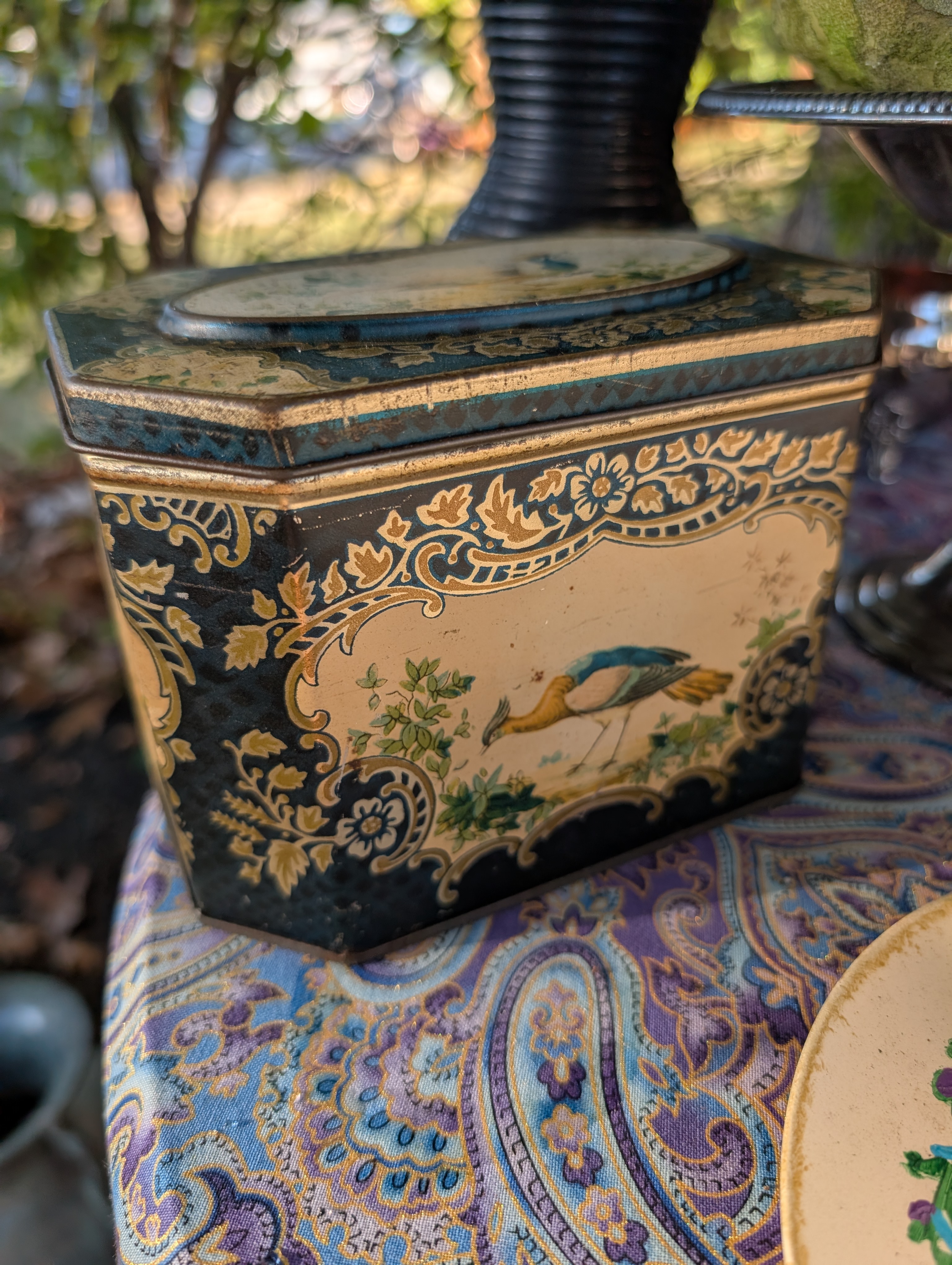 Reliquary image for The Tea Caddy of Borrowed Dreams