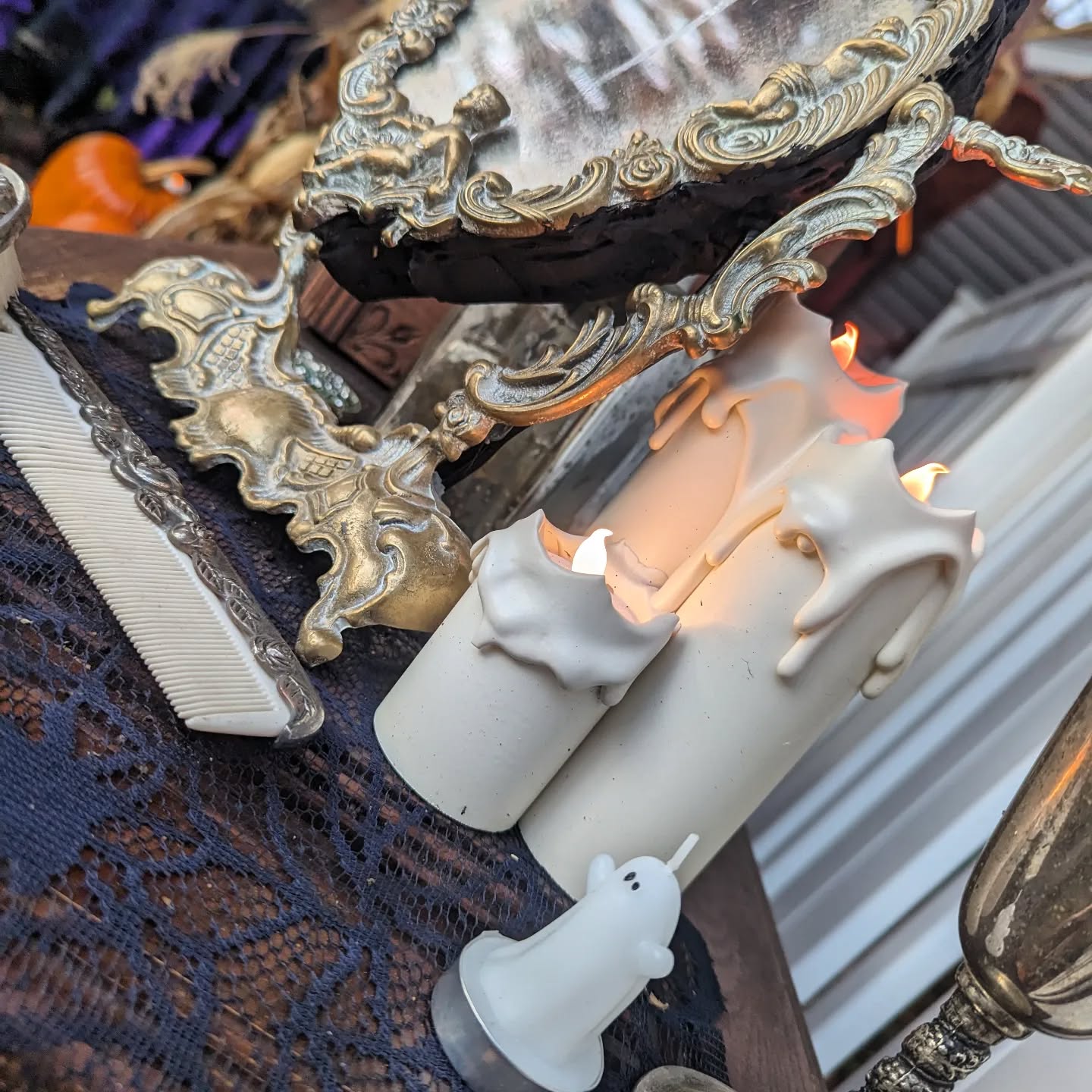 One of our foolish mortal friends left us a present ! Thank you so much for your little ghost ! #themysticalcaravan #mysticalcaravan #haunted #massapequa #ghost #present