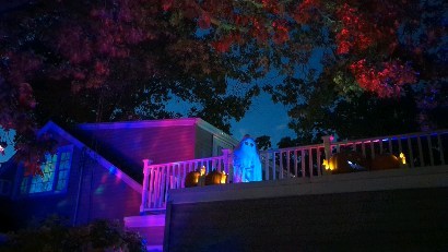Come see your resident singing ghost ! #themysticalcaravan #mysticalcaravan #halloween #halloween2023 #hauntedhouse #massapequa