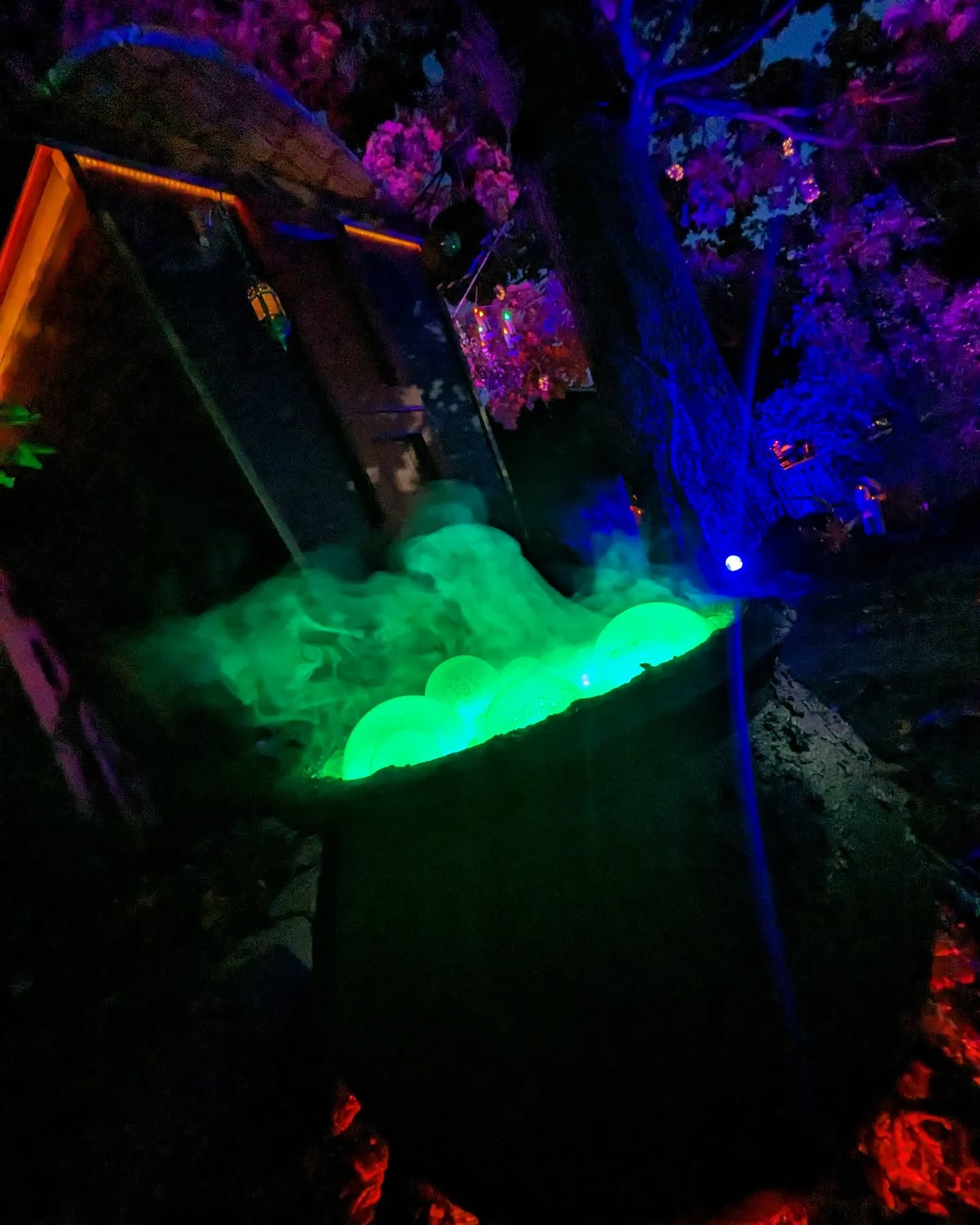 I put a spell on you, and now you're mine !
#themysticalcaravan #mysticalcaravan #massapequa #halloween #halloween2023 #hauntedhouse #hauntedmansion