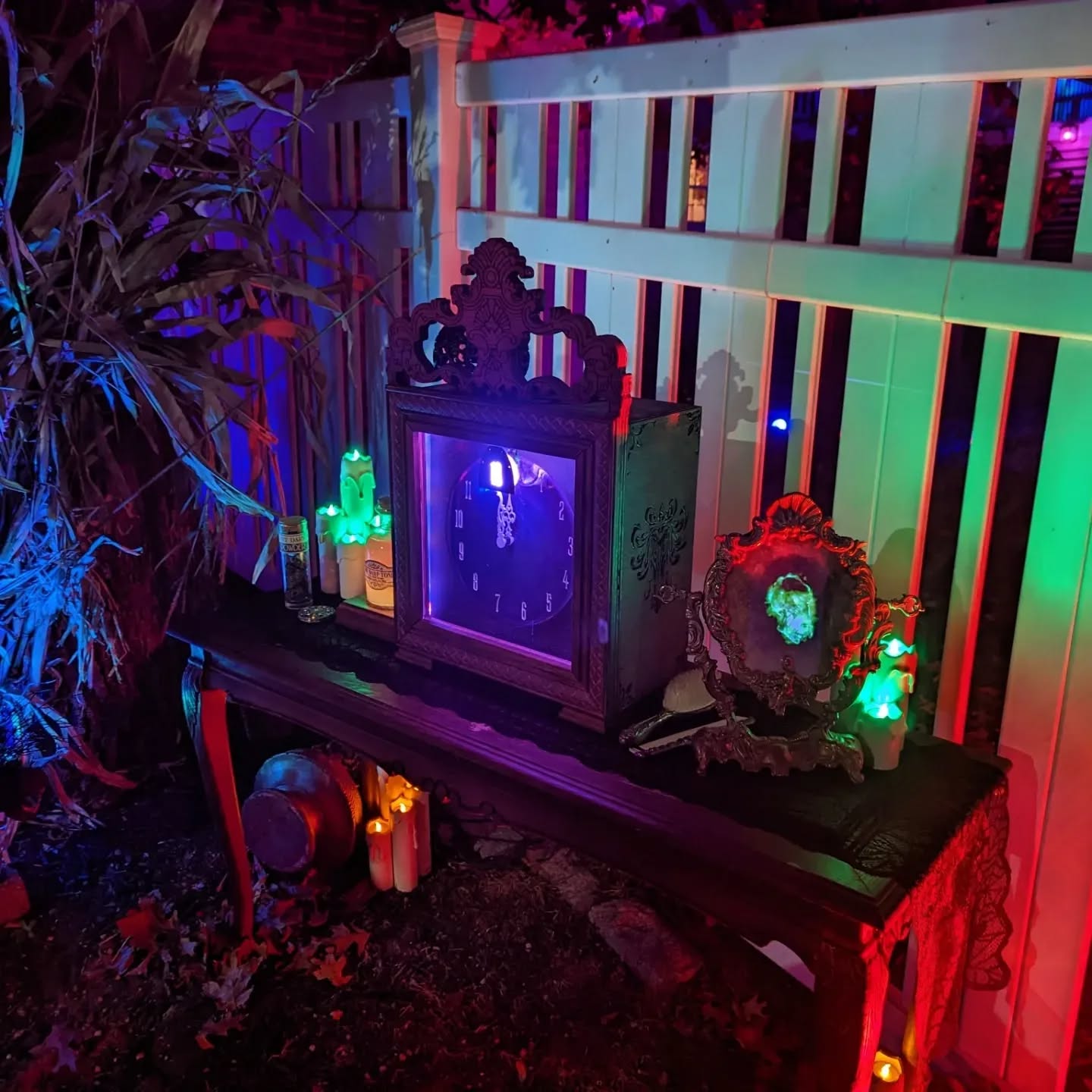 Will you dare gaze into the mirror ? #themysticalcaravan #halloween #halloween2022 #hauntedmansion #massapequa